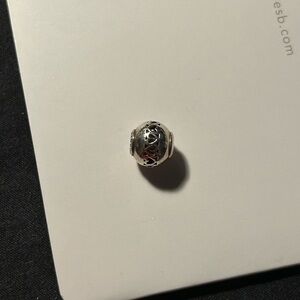 Pandora Essence bracelet charm - “love” ❤️